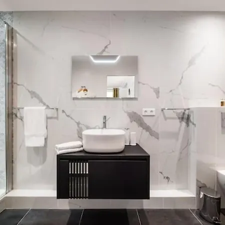 5 Sweet Suites For 10 Guests Close To Avenue Liberty *