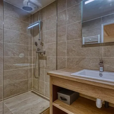 5 Sweet Suites For 10 Guests Close To Avenue Liberty